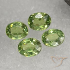 Pedras preciosas de Granada demantóide verde pêra natural de 1.53 ct, oval, VS