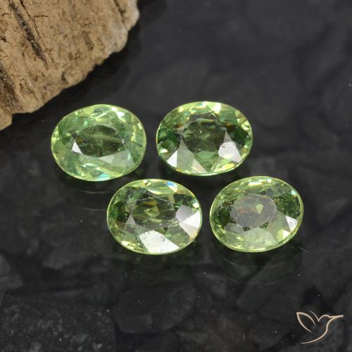 1.73ctw Natural Verde médio Granada demantóide, oval, VS