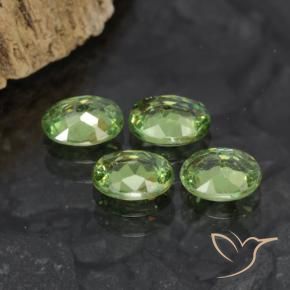 Pedras preciosas de Granada demantóide Verde médio natural de 1.73 ct, oval, VS
