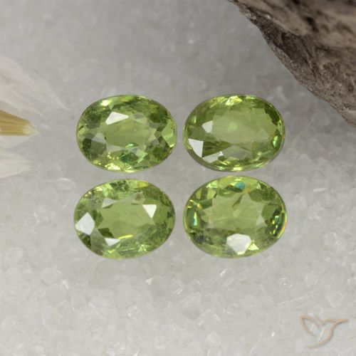 Pedras preciosas de granada demantoide verde natural de 1,59 ct, corte oval, VS