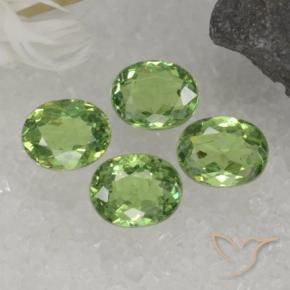 Pedras preciosas de Granada demantóide Verde médio natural de 1.73 ct, oval, VS