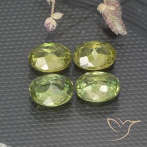 Pedras preciosas de Granada demantóide verde quente natural de 1.43 ct, oval, VS