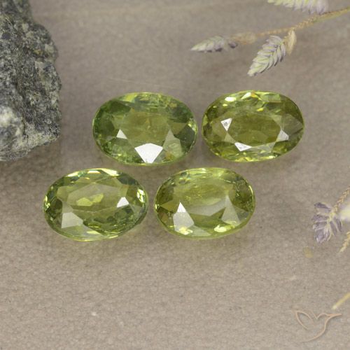 2.16ctw Natural Verde médio Granada demantóide, oval, VS-SI