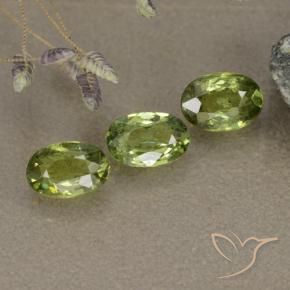 Pedras preciosas de Granada demantóide Verde oliva natural de 1.48 ct, oval, VS-SI