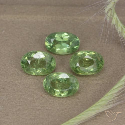 2.56ctw Natural Verde floresta Granada demantóide, oval, VS-SI
