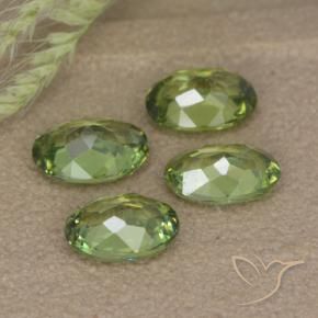 Pedras preciosas de Granada demantóide Verde floresta natural de 2.27 ct, oval, VS