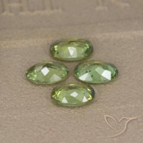 Pedras preciosas de Granada demantóide Verde floresta natural de 2.14 ct, oval, VS