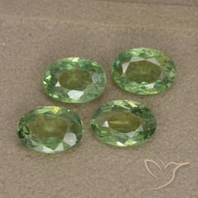 Pedras preciosas de Granada demantóide Verde floresta natural de 2.34 ct, oval, VS