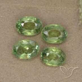 Pedras preciosas de Granada demantóide Verde floresta natural de 2.27 ct, oval, VS
