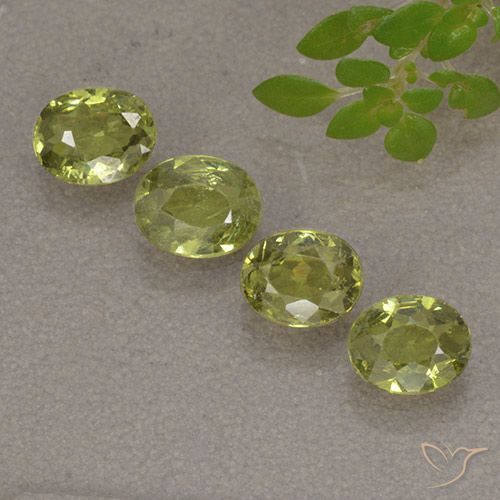 1.81ctw Natural Verde Floresta Quente Granada demantóide, oval, VS-SI