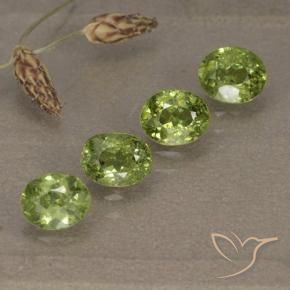 Pedras preciosas de Granada demantóide Verde Vivo Claro natural de 1.80 ct, oval, VS-SI