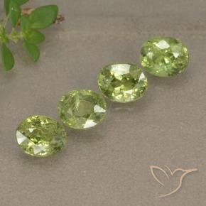 Pedras preciosas de Granada demantóide Verde Vivo Claro natural de 2.31 ct, oval, VS-SI