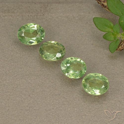 1.28ctw Natural verde pêra Granada demantóide, oval, VS-SI