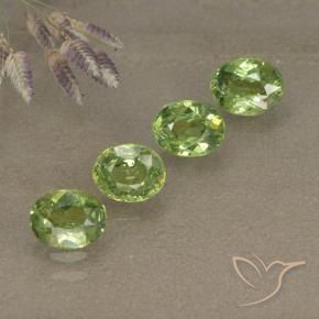Pedras preciosas de Granada demantóide Verde floresta natural de 1.83 ct, oval, VS-SI