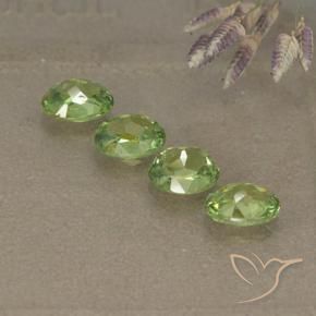 Pedras preciosas de Granada demantóide Verde floresta natural de 1.83 ct, oval, VS-SI