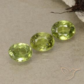 Pedras preciosas de Granada demantóide Verde oliva natural de 1.23 ct, oval, VS-SI