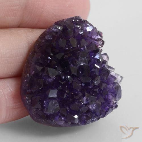 Drusa de ametista violeta natural 73,57ct, forma extravagante, opaco