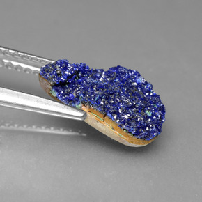 Drusa de azurita azul natural 2,04ct, forma extravagante, opaco
