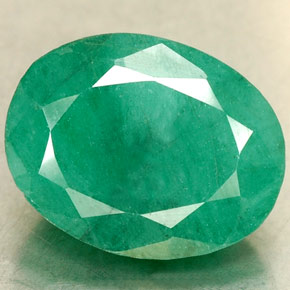 Esmeralda verde natural 2,35ct, corte oval, SI-I1