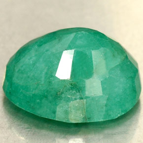 Esmeralda verde natural 2,35ct, corte oval, SI-I1