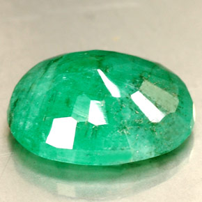 Esmeralda verde natural 2,65ct, corte oval, SI-I1