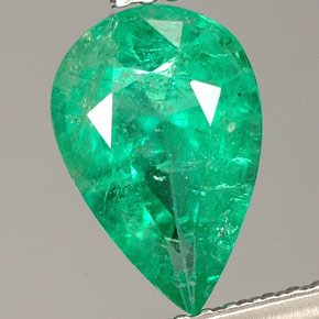 Esmeralda Verde Natural 1.42ct, Formato de pêra, VS
