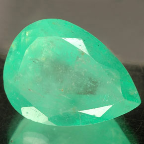 Esmeralda verde natural 11,76ct, formato de pêra, VS-SI