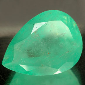 Esmeralda verde natural 11,76ct, formato de pêra, VS-SI