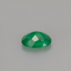 Esmeralda verde natural 0,67ct, corte oval, I1