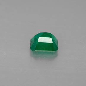 Esmeralda verde natural 0,47ct, corte esmeralda, I1
