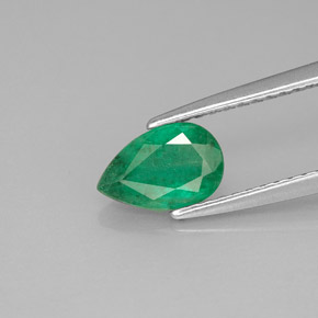 Esmeralda verde natural 0,69ct, formato de pêra, I1