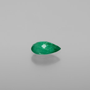 Esmeralda verde natural 0,53ct, formato de pêra, I1