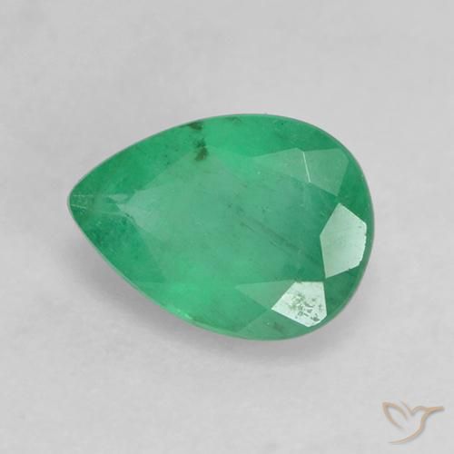 Esmeralda Jade verde Natural 0.60ct, Formato de pêra, I1