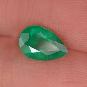 Esmeralda verde natural 0,72ct, formato de pêra, SI-I1