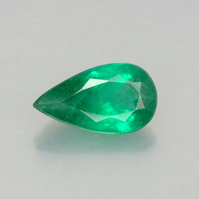 Esmeralda verde natural 0,90ct, formato de pêra, SI