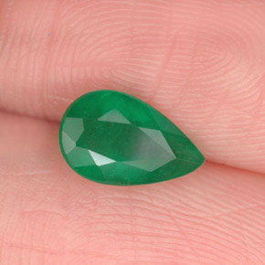 Esmeralda verde natural 0,75ct, formato de pêra, I1