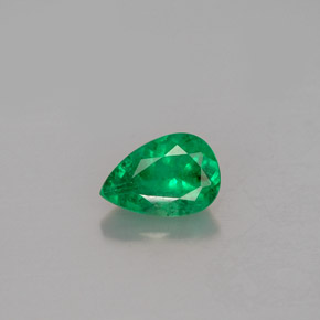 Esmeralda verde natural 0,46ct, formato de pêra, I1