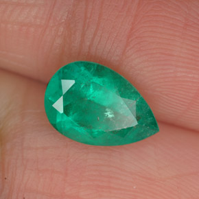 Esmeralda verde natural 1,40ct, formato de pêra, I1