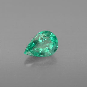 Esmeralda verde natural 0,40ct, formato de pêra, VS-SI