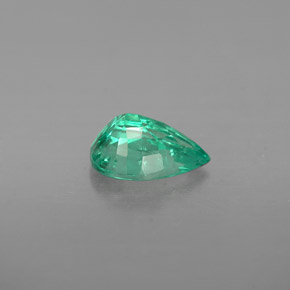 Esmeralda verde natural 0,40ct, formato de pêra, VS-SI