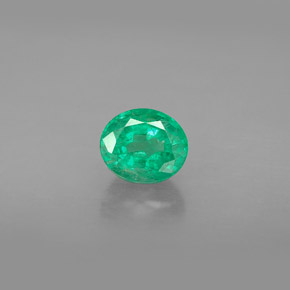 Esmeralda Verde Natural 0.87ct, Corte Oval, SI