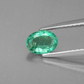 Esmeralda verde natural 0,55ct, corte oval, VS-SI