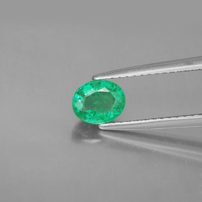 Esmeralda Verde Natural 0.74ct, Corte Oval, VS-SI