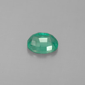 Esmeralda verde natural 0,60ct, corte oval, VS-SI