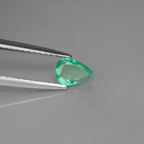 Esmeralda verde natural 0,31ct, formato de pêra, VS-SI