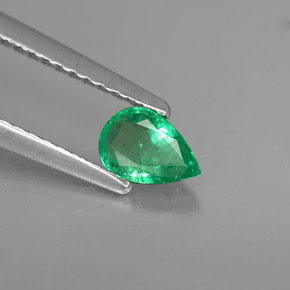 Esmeralda verde natural 0,35ct, formato de pêra, VS-SI