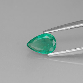 Esmeralda verde natural 0,33ct, formato de pêra, VS-SI