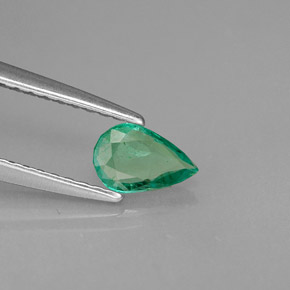 Esmeralda Verde Natural 0.34ct, Formato de pêra, VS-SI