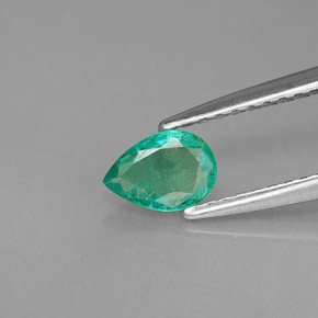 Esmeralda verde natural 0,34ct, formato de pêra, VS-SI