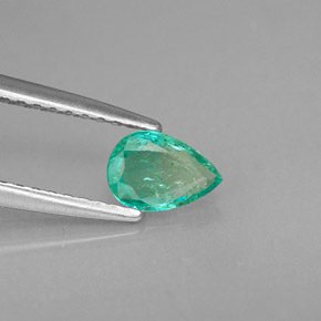 Esmeralda verde natural 0,33ct, formato de pêra, VS-SI